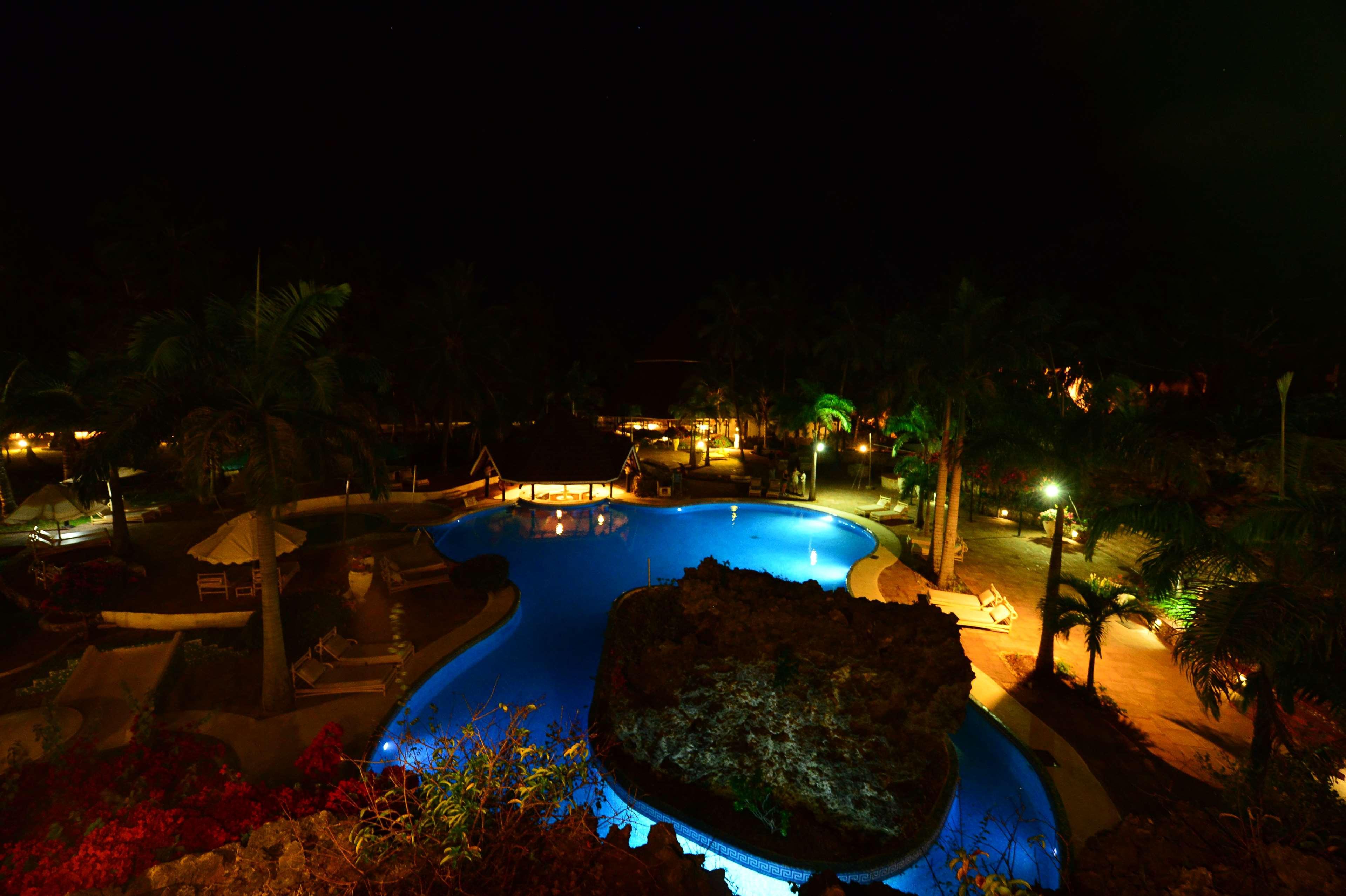 Diani Reef Beach Resort & Spa Диани Бийч Екстериор снимка